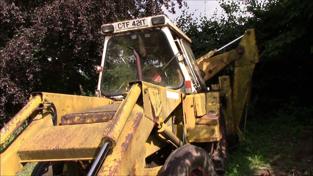 Look! 44 year old JCB digger - will it run?