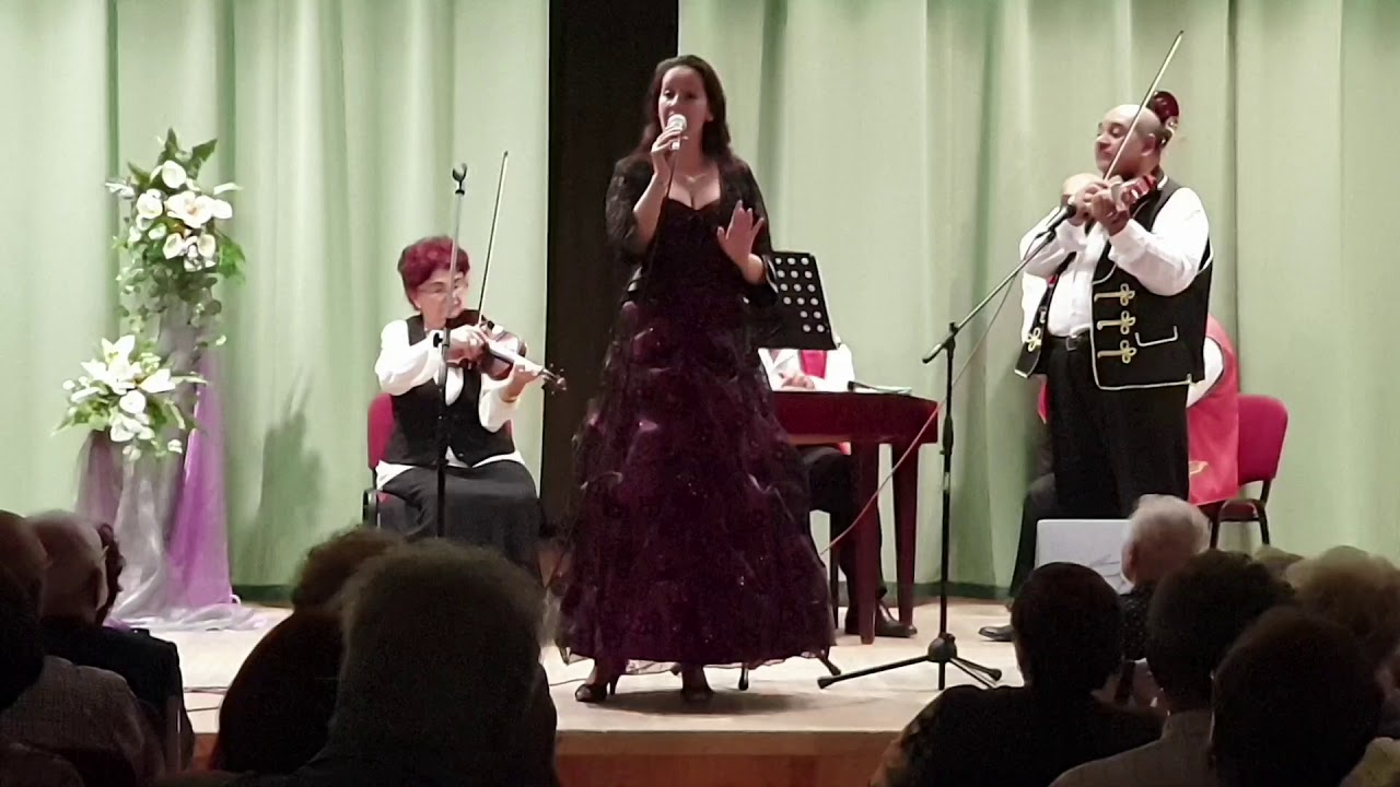 Hajnal Nikolett- Még azt mondják ez se szép-Sárga rigó-Nád a házam teteje