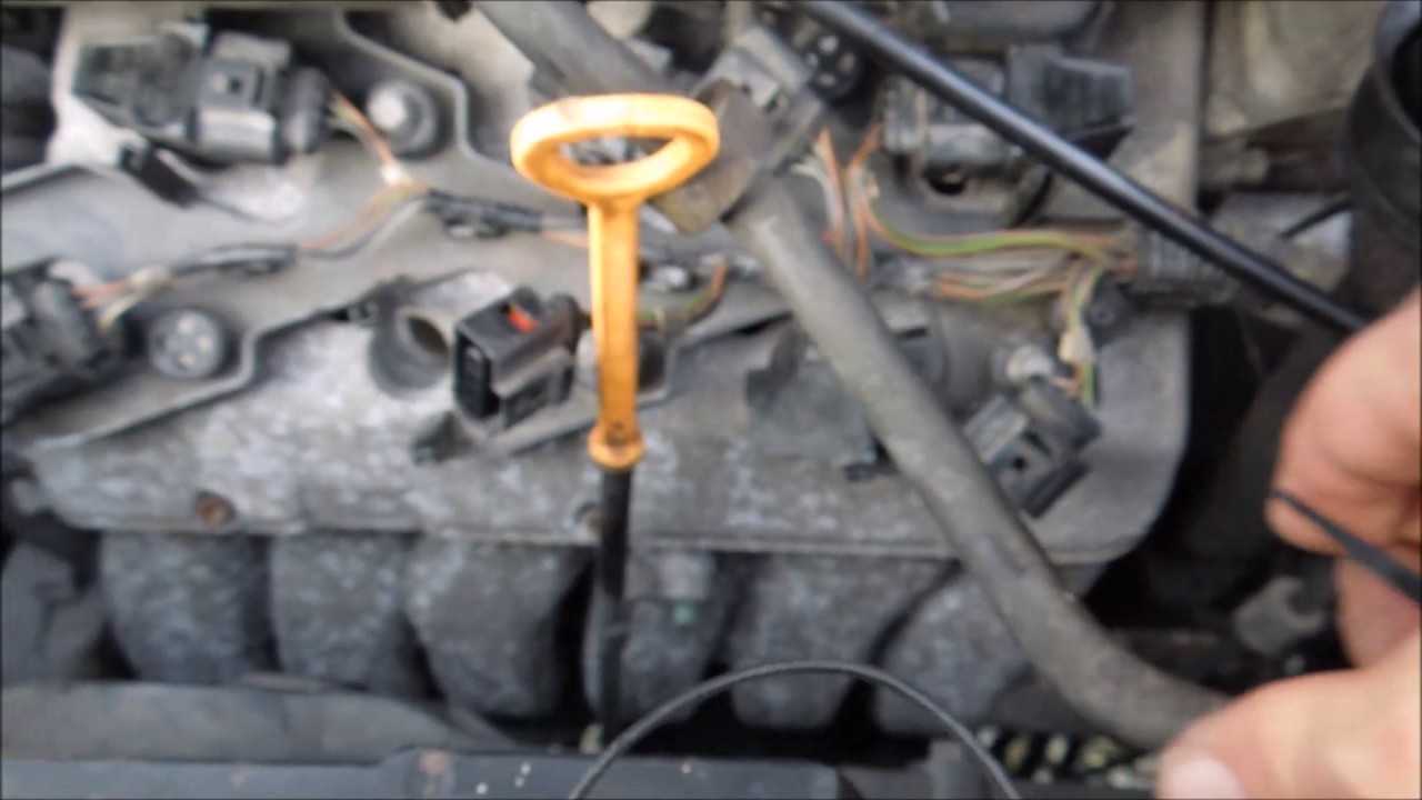 2003 VW EuroVan VR6  Plug Change movie
