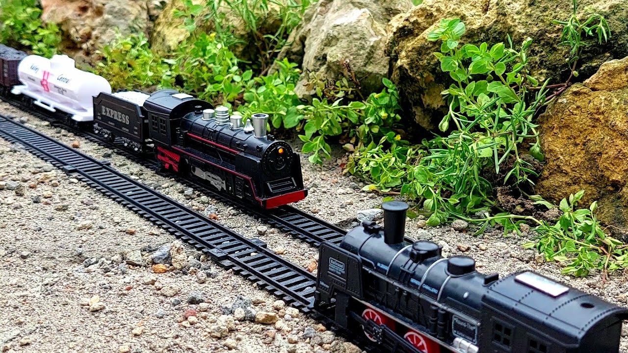 Railking train set, Train crashes helicopter transport truck