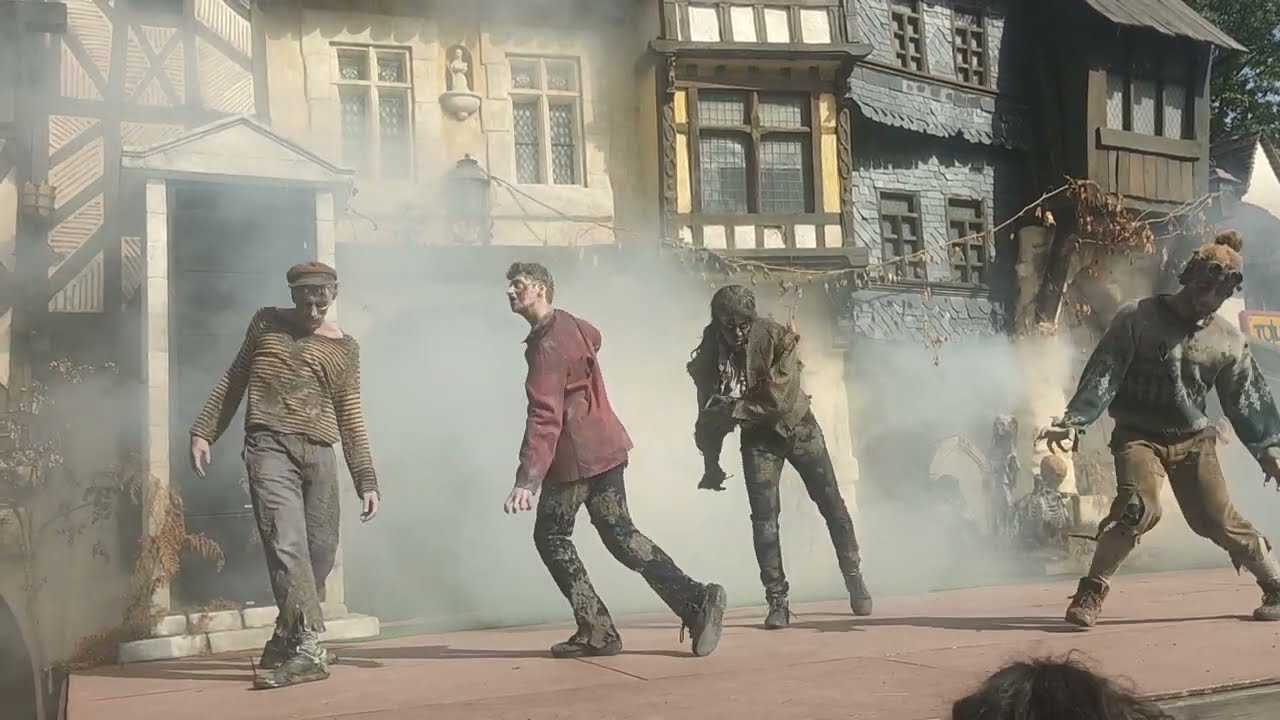 Peur sur le parc -Dance des Zombies - Parc Asterix.
