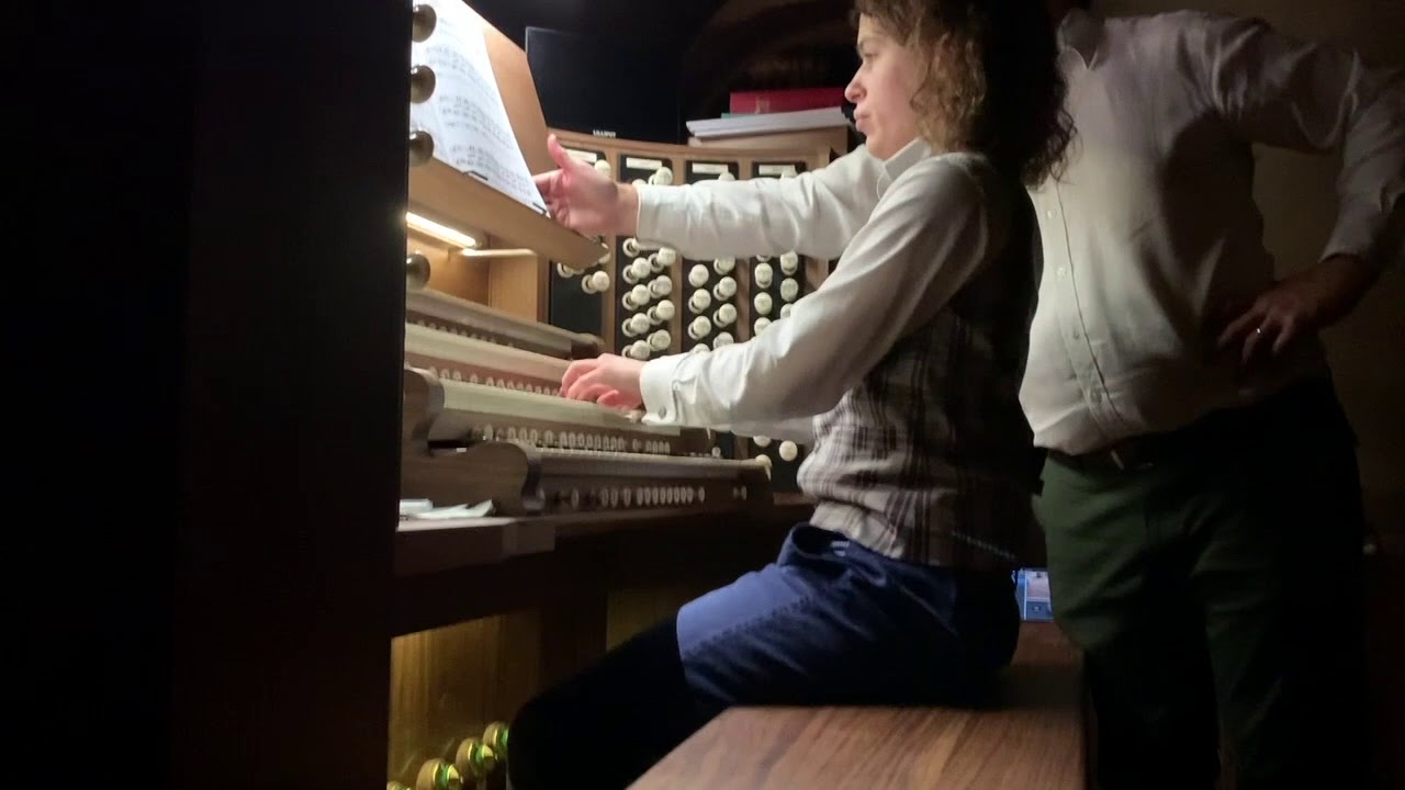 Oscar plays Messiaen's 'Dieu parmi nous' from  'la Nativité du Seigneur'