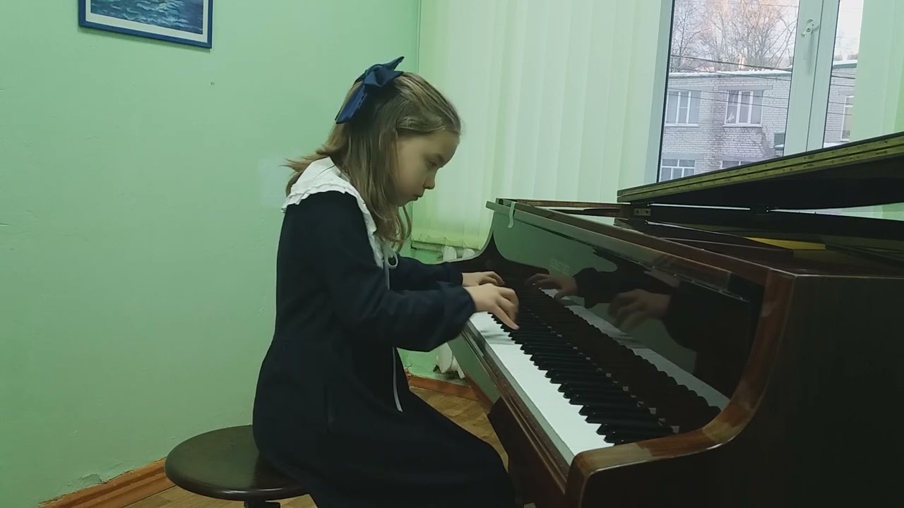 Терляева  Алиса  ( 10 лет)/ И.С. Бах. Двухголосная инвенция №13 a-moll/ Э. Григ. Кобольд