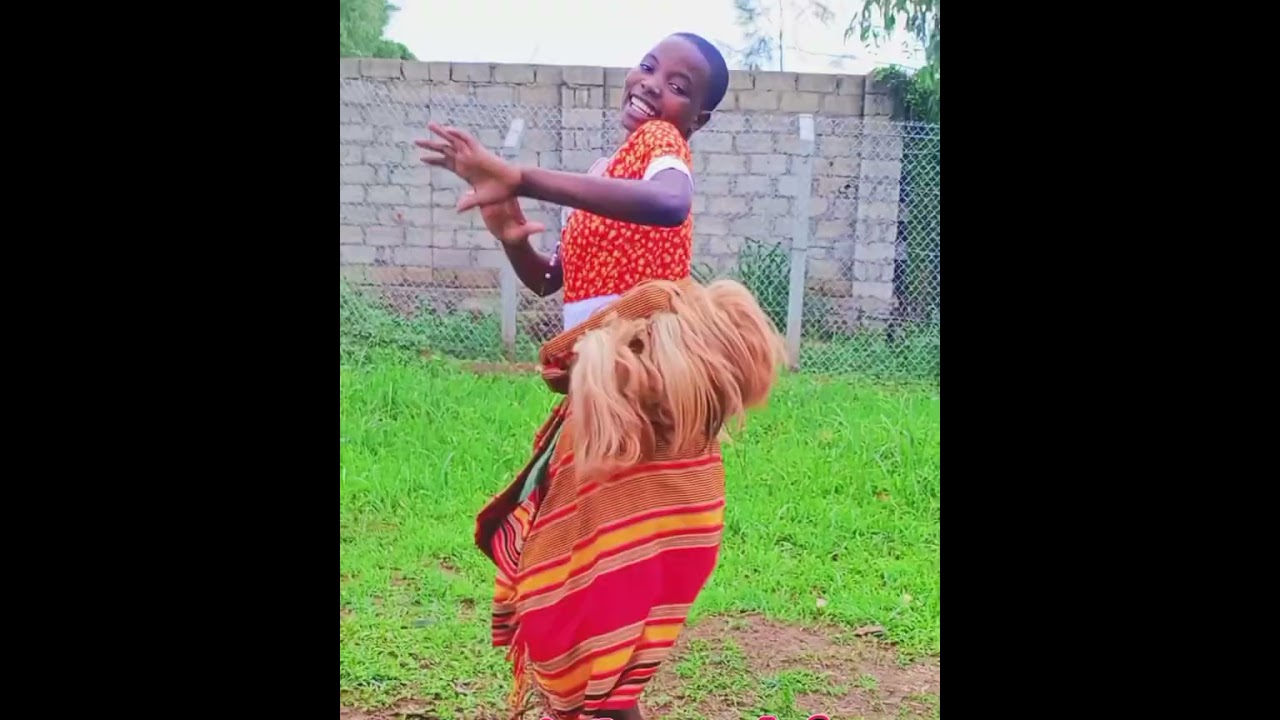 Ndimuganzi performance by nakiwala Regina 
