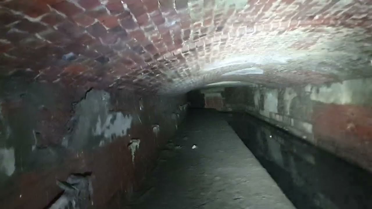 Alter Emscher Hoesch Kanal Ausgang - Tunnel - Ex Köttelbecke - Dortmund Hörde - Phoenix Stahlwerk