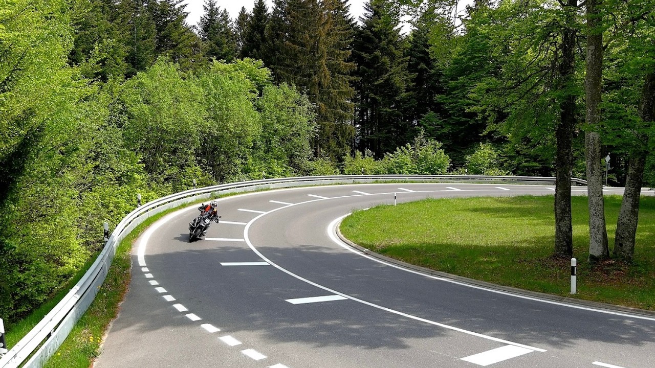 Col du Mollendruz in moto