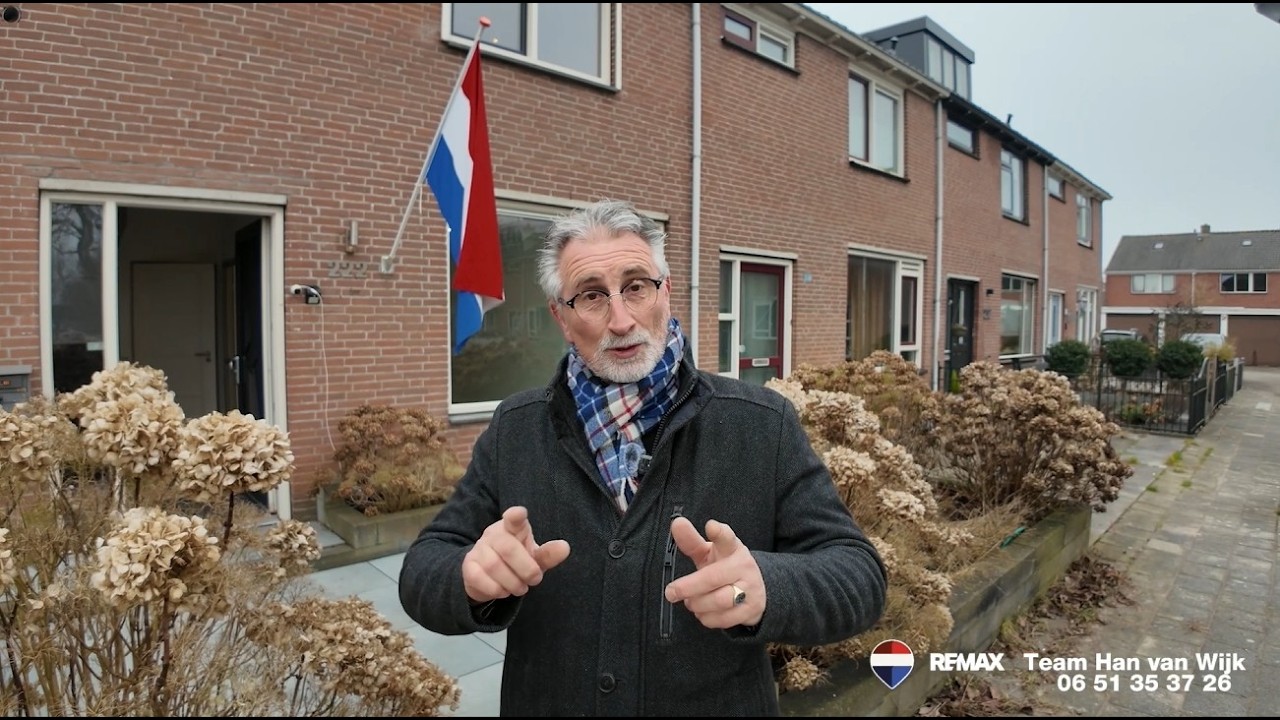 Tussenwoning Bovenkarspel Bourgondiëweg 222 met introductie REMAX makelaar Han van Wijk