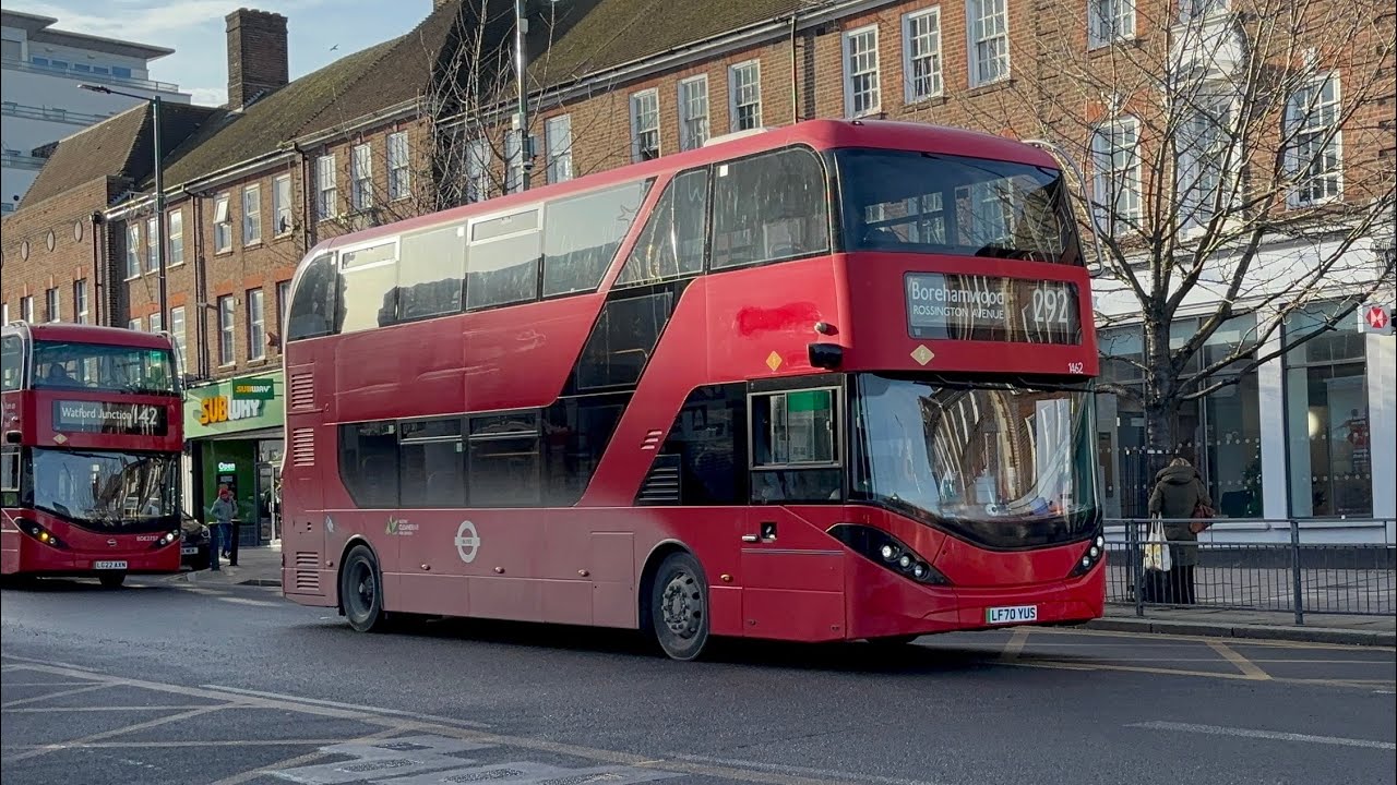 Buses in Edgware December 2025