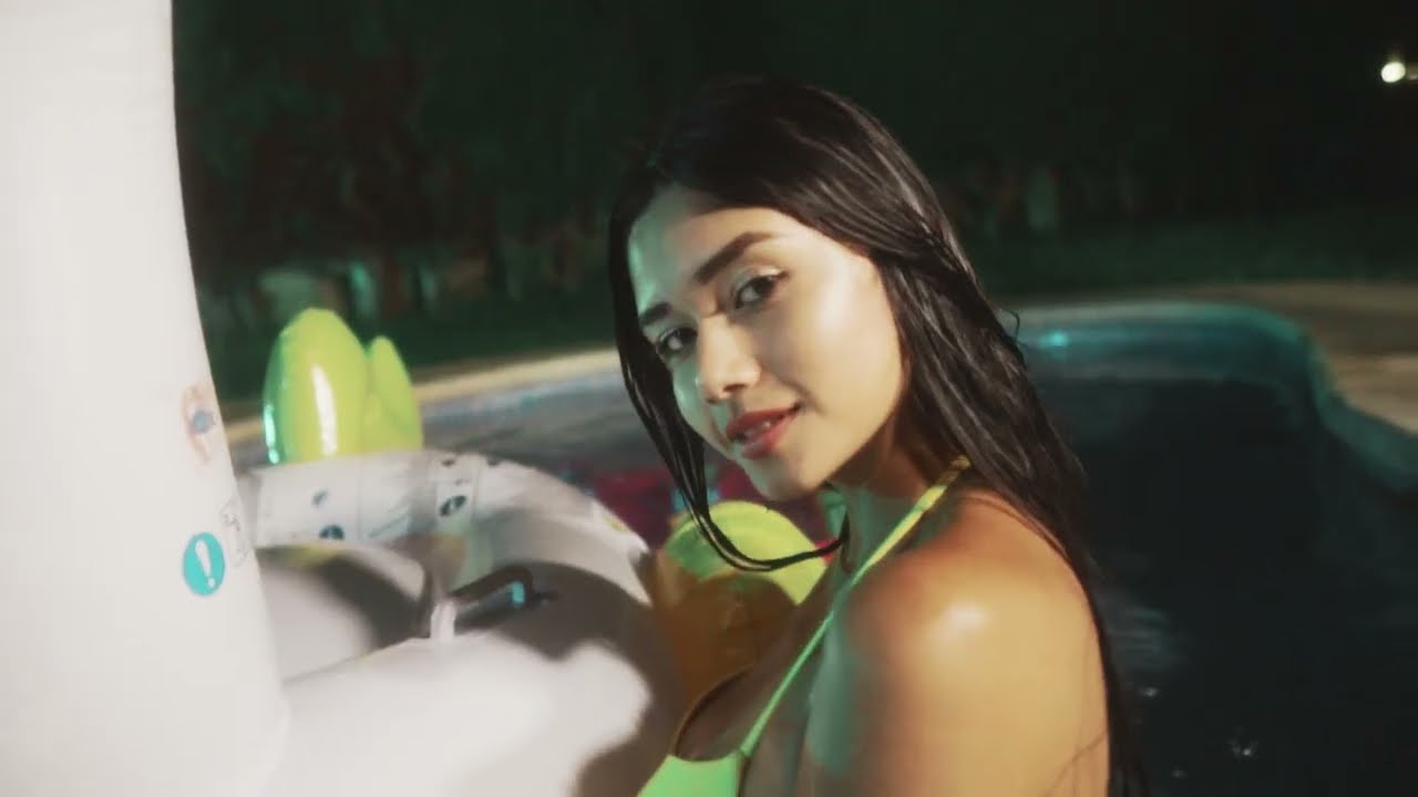 YUNG SARRIA Tipsy (Video Oficial)