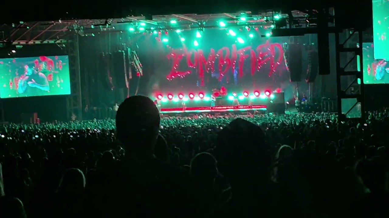  Falling in reverse LIVE  St. Louis. 9-2-25