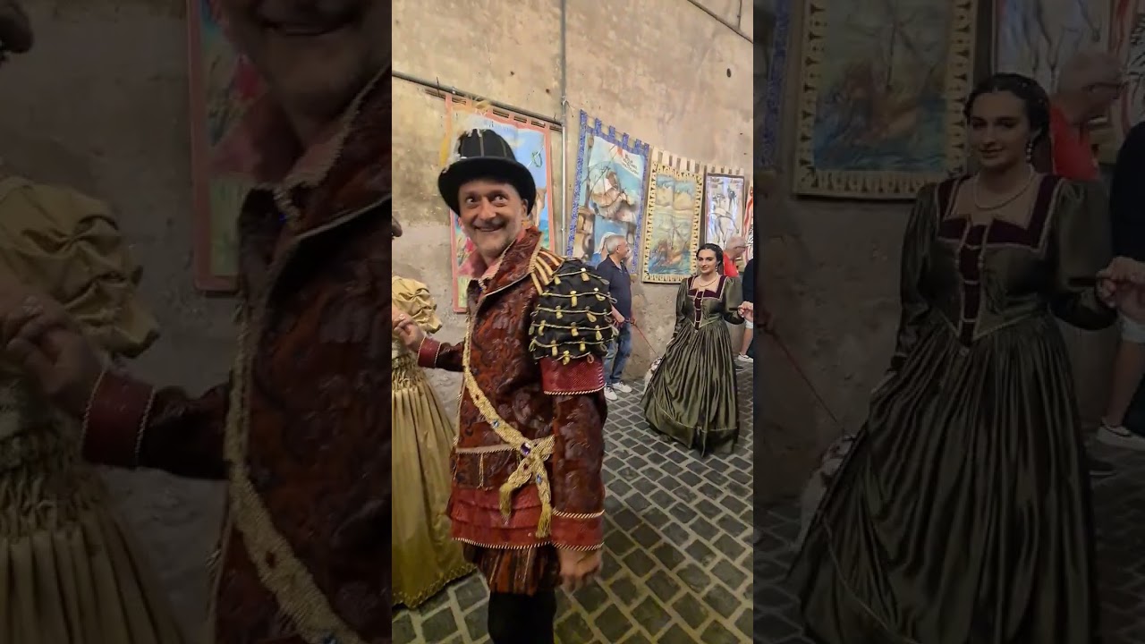 Paliano: sfilata delle contrade al palio dell'Assunta. Coinvolgimento di tutti i cittadini