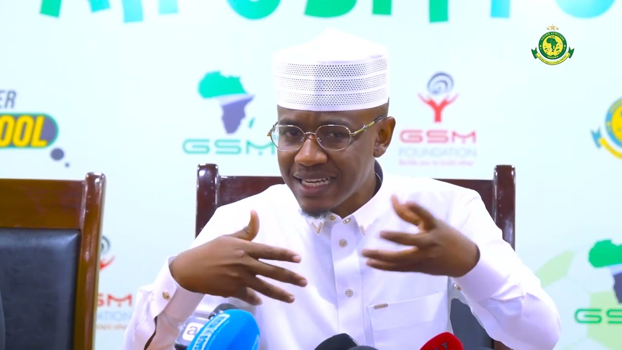 ALLY KAMWE AFUNGUKA NEEMA ALIYOITOA GSM VIJANA KUJIUNGA NA YANGA SOCCER SCHOOL 
