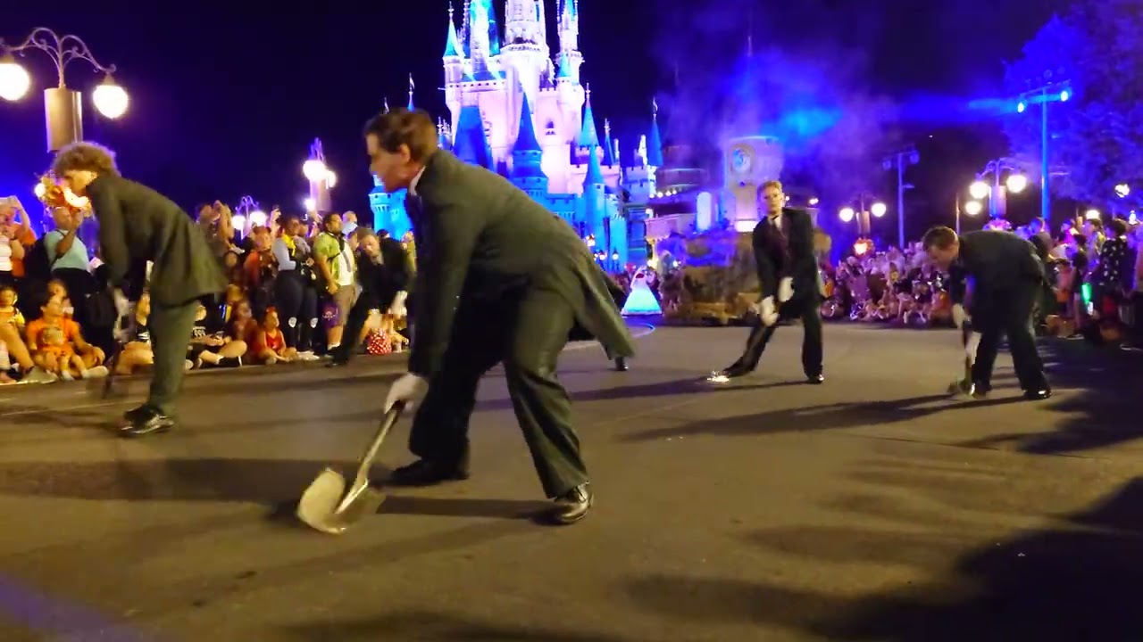 WDW マジックキングダム ノットスケアリーハロウィン  Boo-To-You Halloween Parade