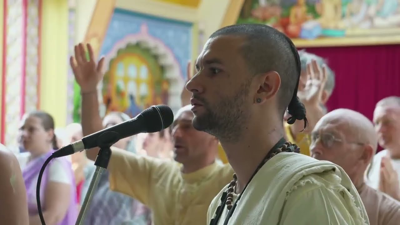 Sacisuta prabhu - Srila Prabhupada vyasa-puja morning kirtan - 2025