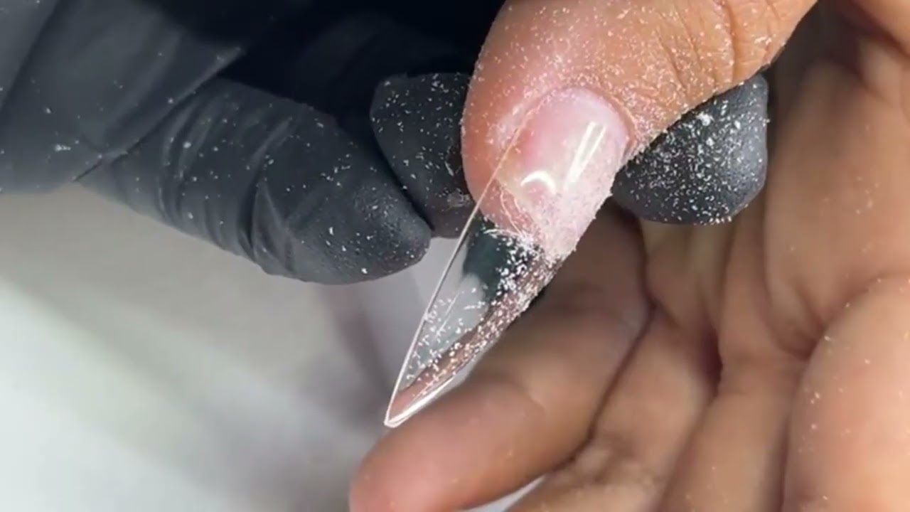 Móng úp, biển cả và thợ nail