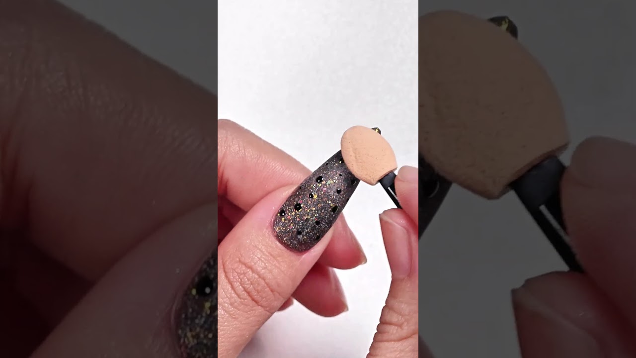 3D Christmas Tree Nail Art with Glitter & Matte Finish