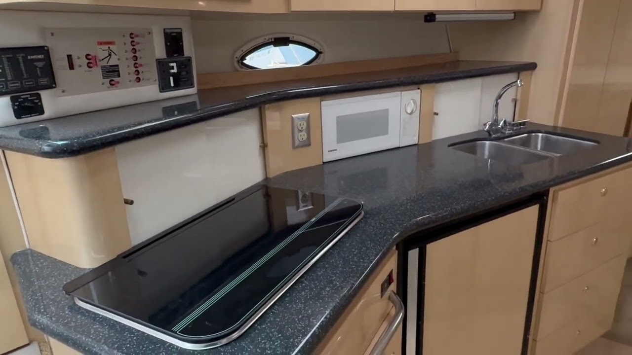 Maxum 3300 SCR Sport Cruiser - Boatshed - Boat Ref#341412