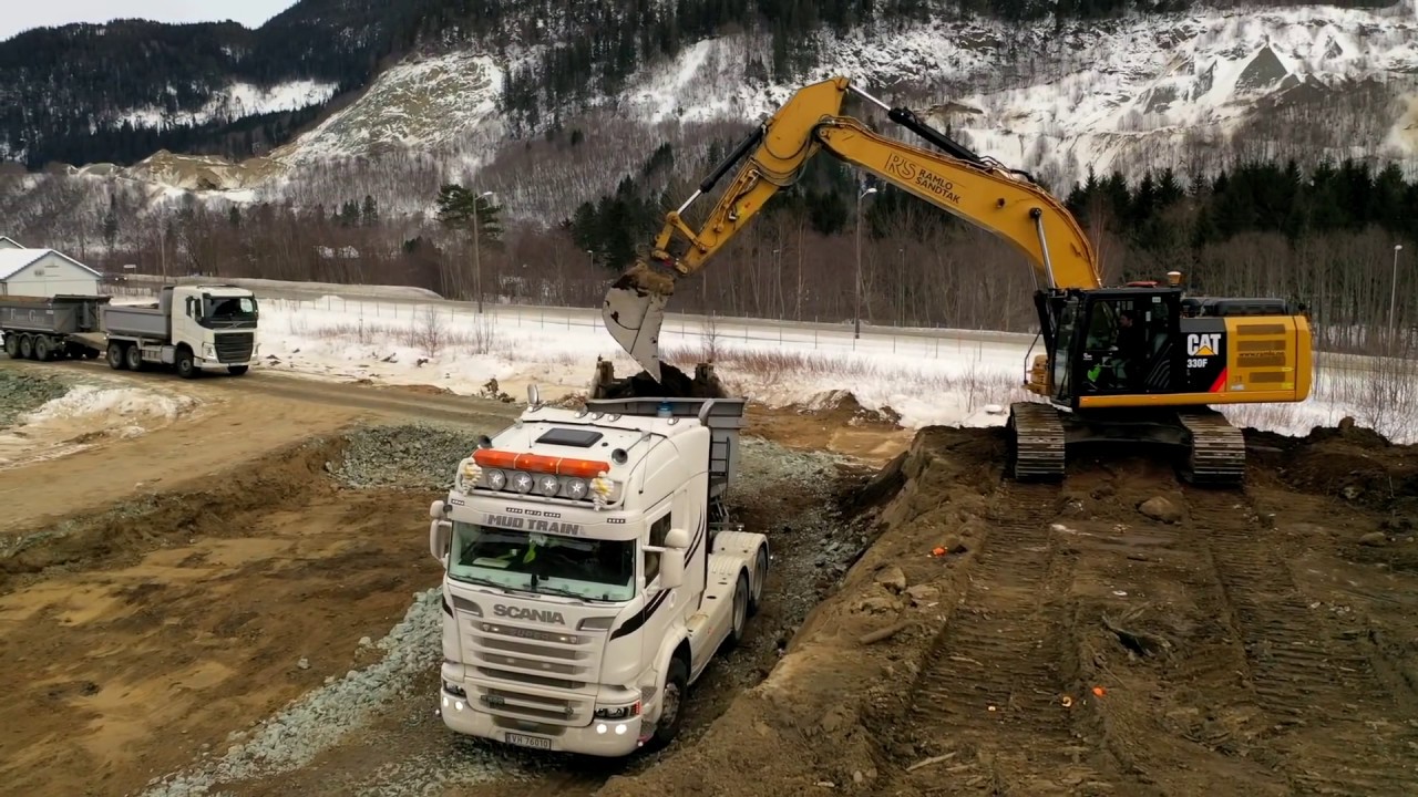 Ramlo Sandtak - CAT 330 F - Loading trucks at Hofstad, Melhus Norway 2019 HD