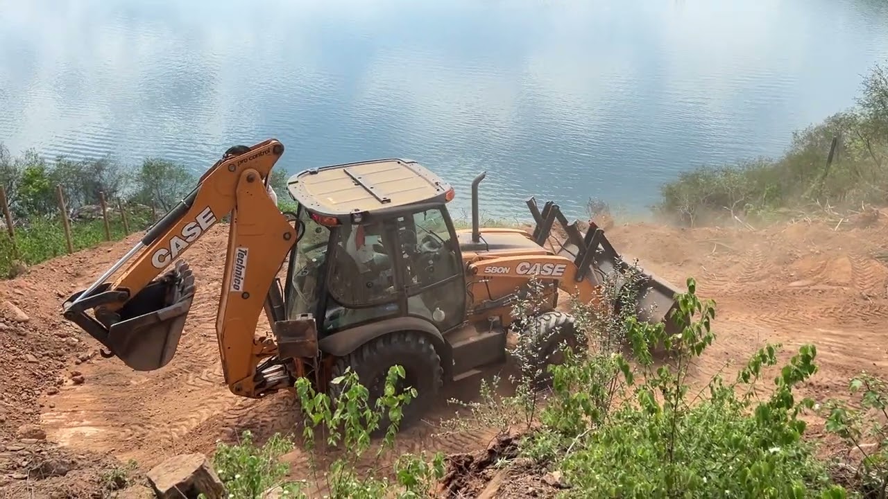 Fazendo serviço perto da barragem 