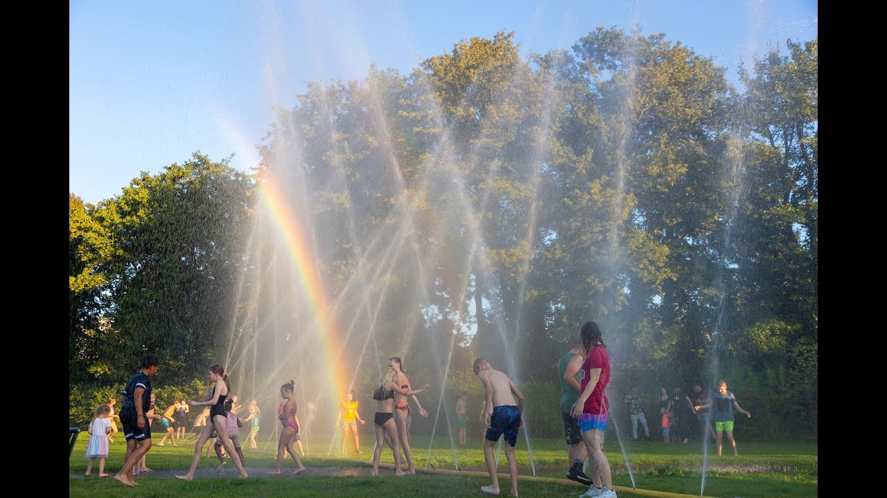 Brandweer Drachten zorgt voor verkoeling, niemand bleef droog