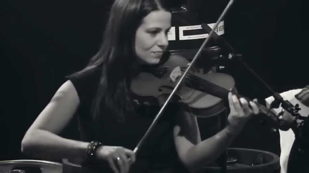The O'Reillys and the Paddyhats - Black and White (Acoustic Session)