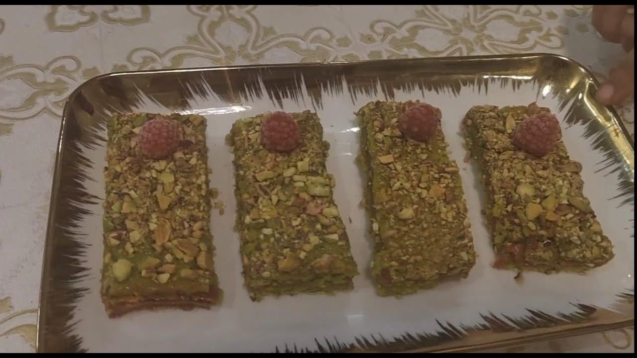 كيكة PISTACHE ET FRAMBOISE