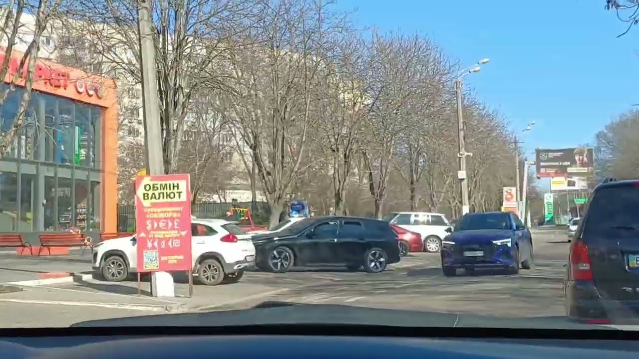 А вы ходите пешком? Прогулка по нашему району.  Пешком с тренировки. Калории и километры.