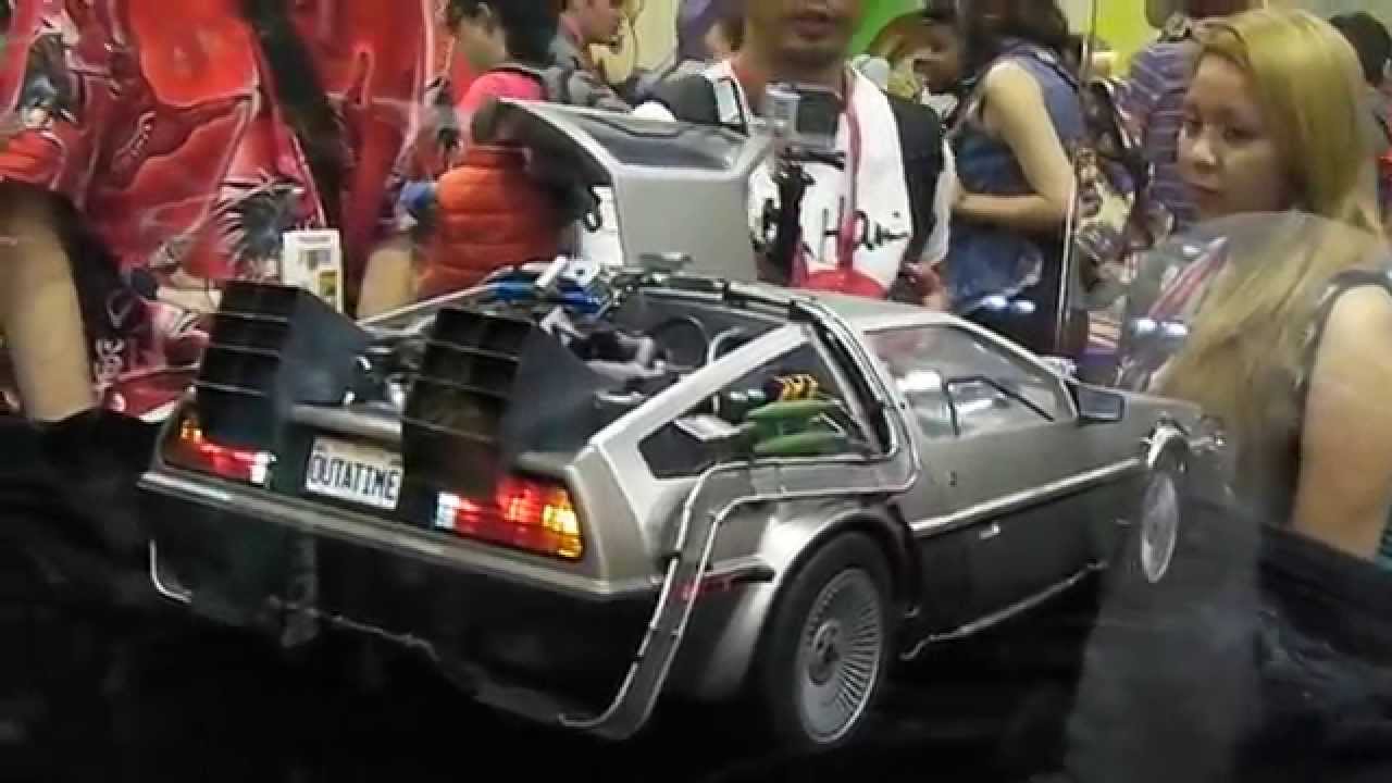 SAN DIEGO COMIC CON 2014 HOT TOYS 1/6 BACK TO THE FUTURE Marty McFly & Delorean