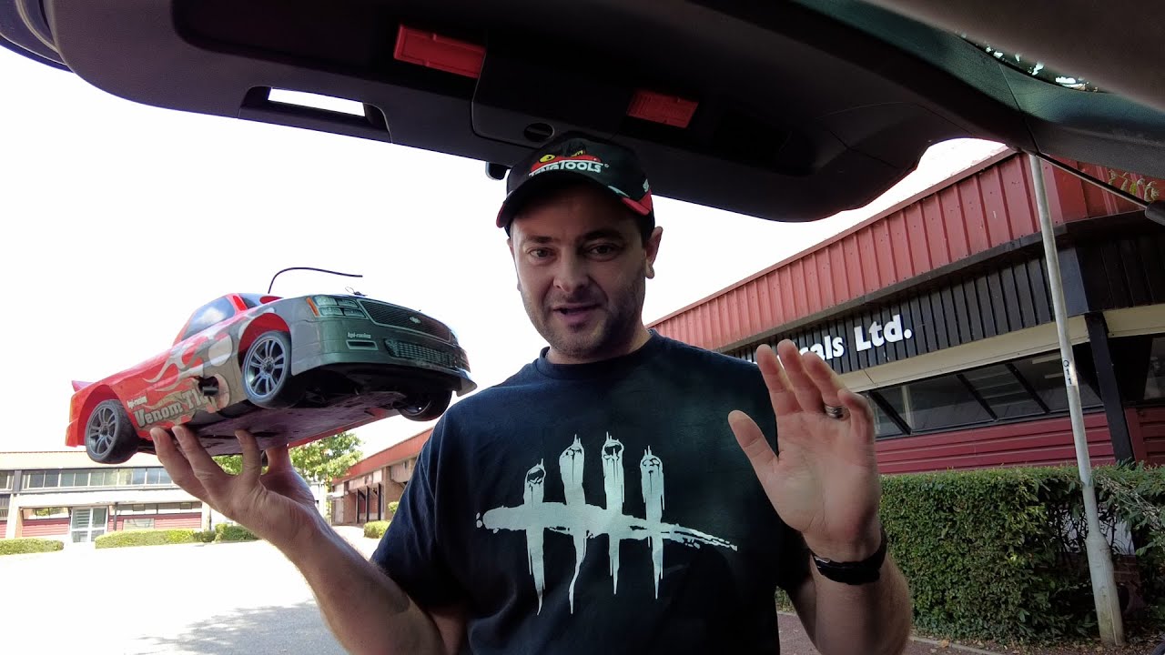 I Play With a HPI RS4 Nitro Car On a Bank Holiday!