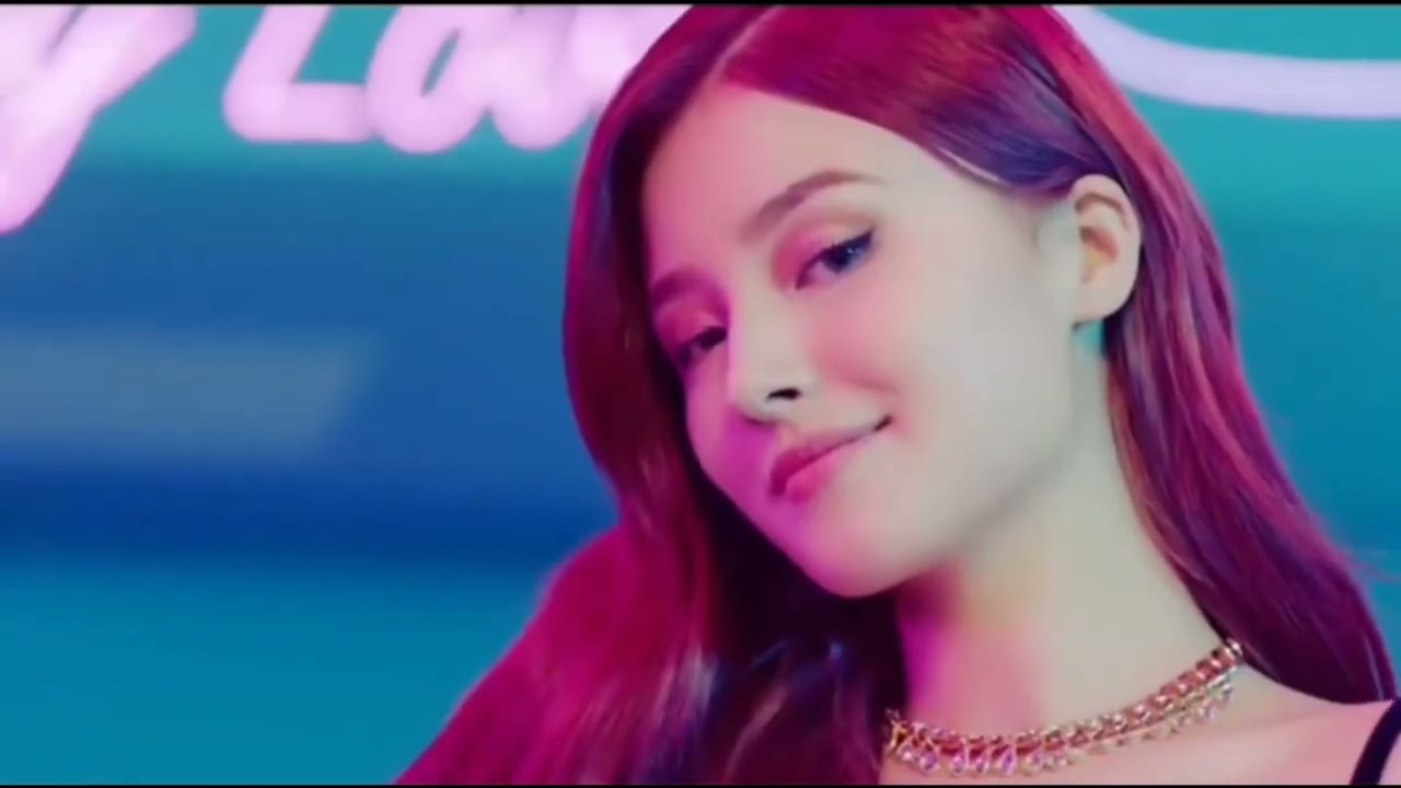 Momoland..Bts)..hindi song kamariya..Lachke . Re..