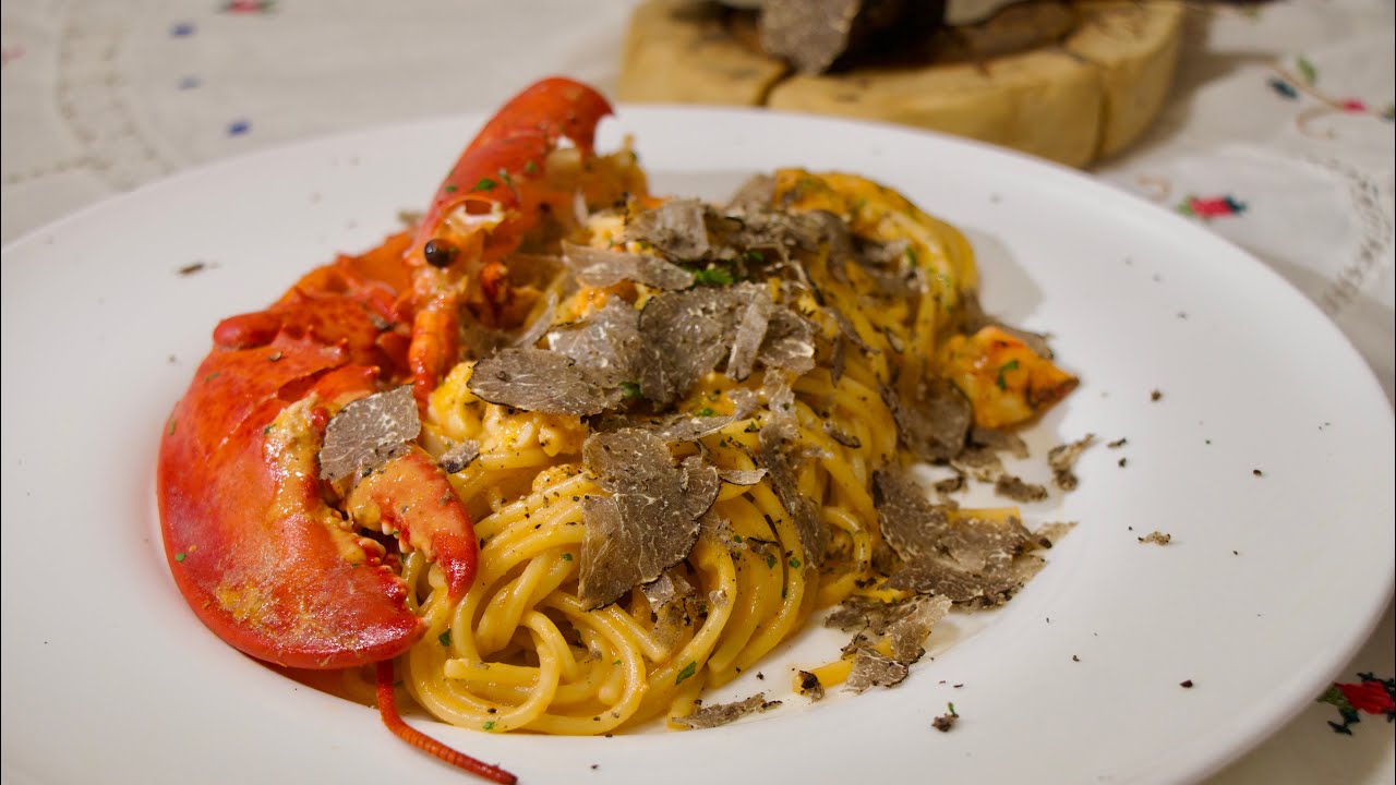 Spaghetti all'astice e tartufo nero (opzionale) ricetta per capodanno