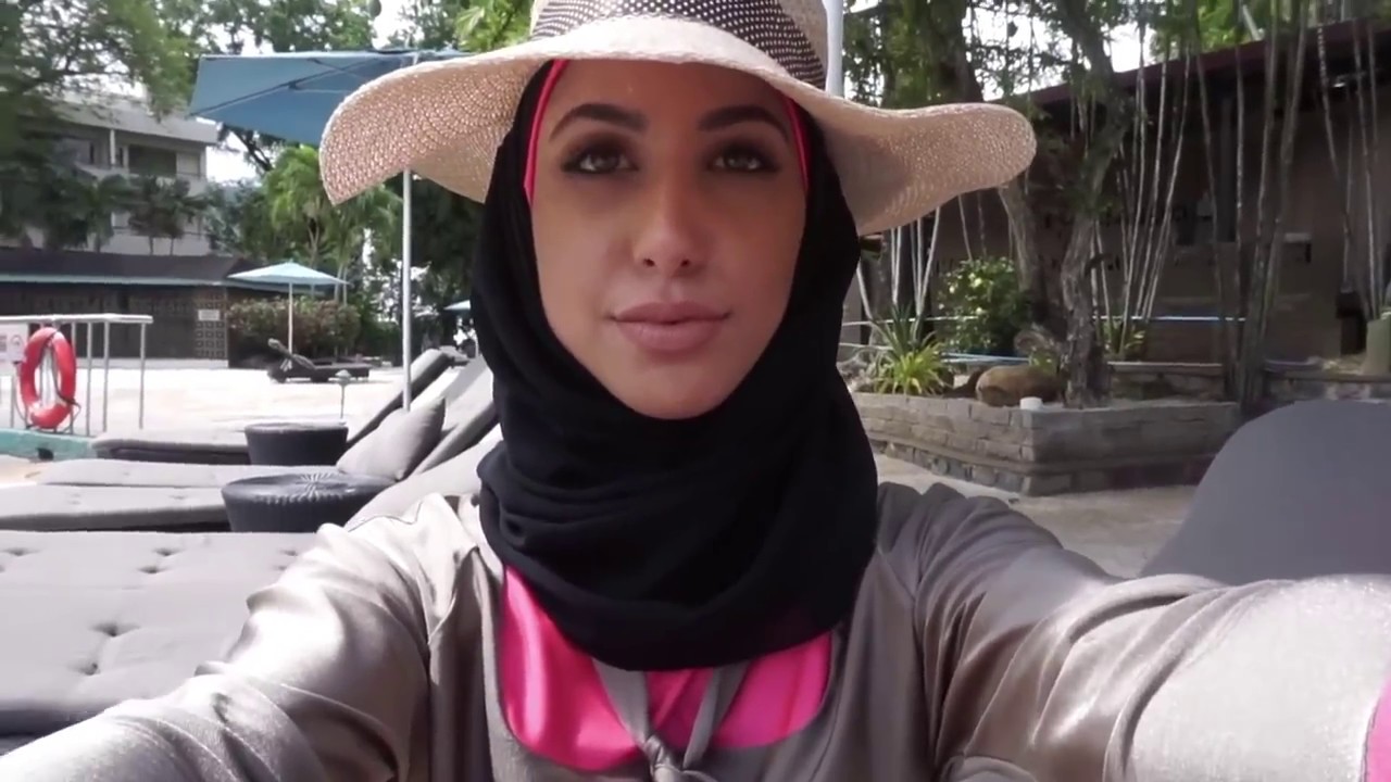Burqini | Burkini - MADAMME BK Paris - Vlog from Hanan Tehaili Beach & Pool Burkini Fun 1