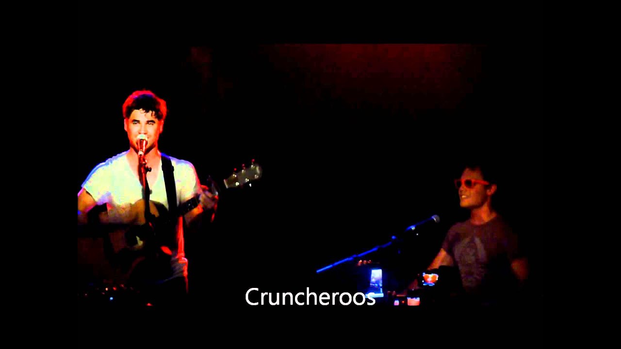 Darren Criss (& Joe Walker) singing "Goin' Back To Hogwarts" at The Garage (