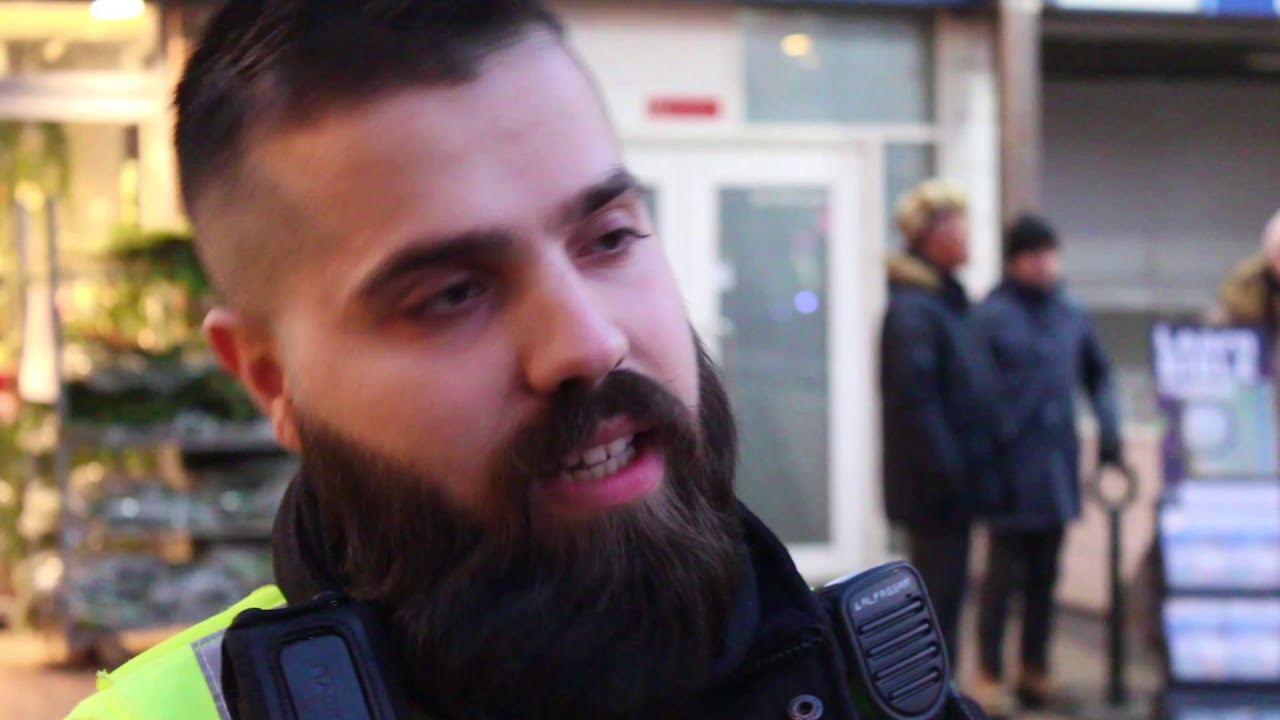 Fakkeltog / Forbilde: intervju med Yaseen Mohammed som jobber som vekter.