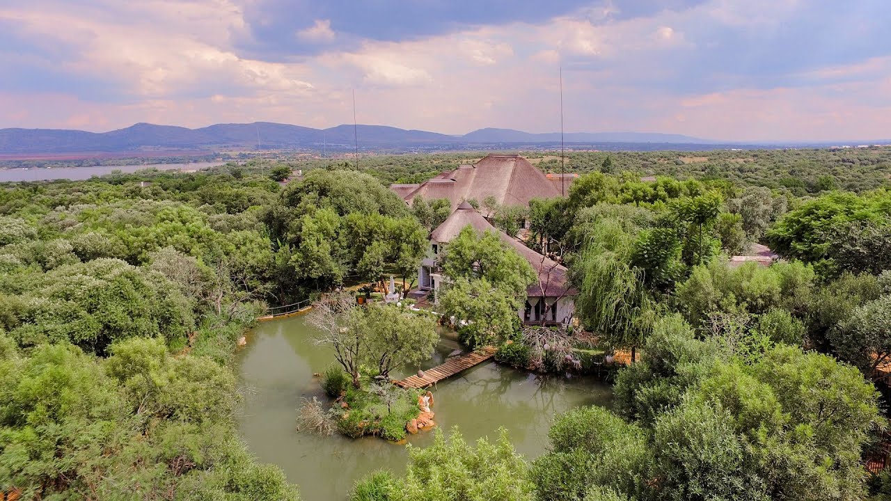 Family Mansion in K'shane Estate