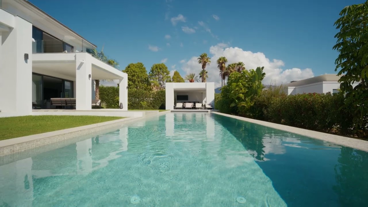 Energy-efficient villa with modern amenities in La Quinta- Benahavís, Marbella