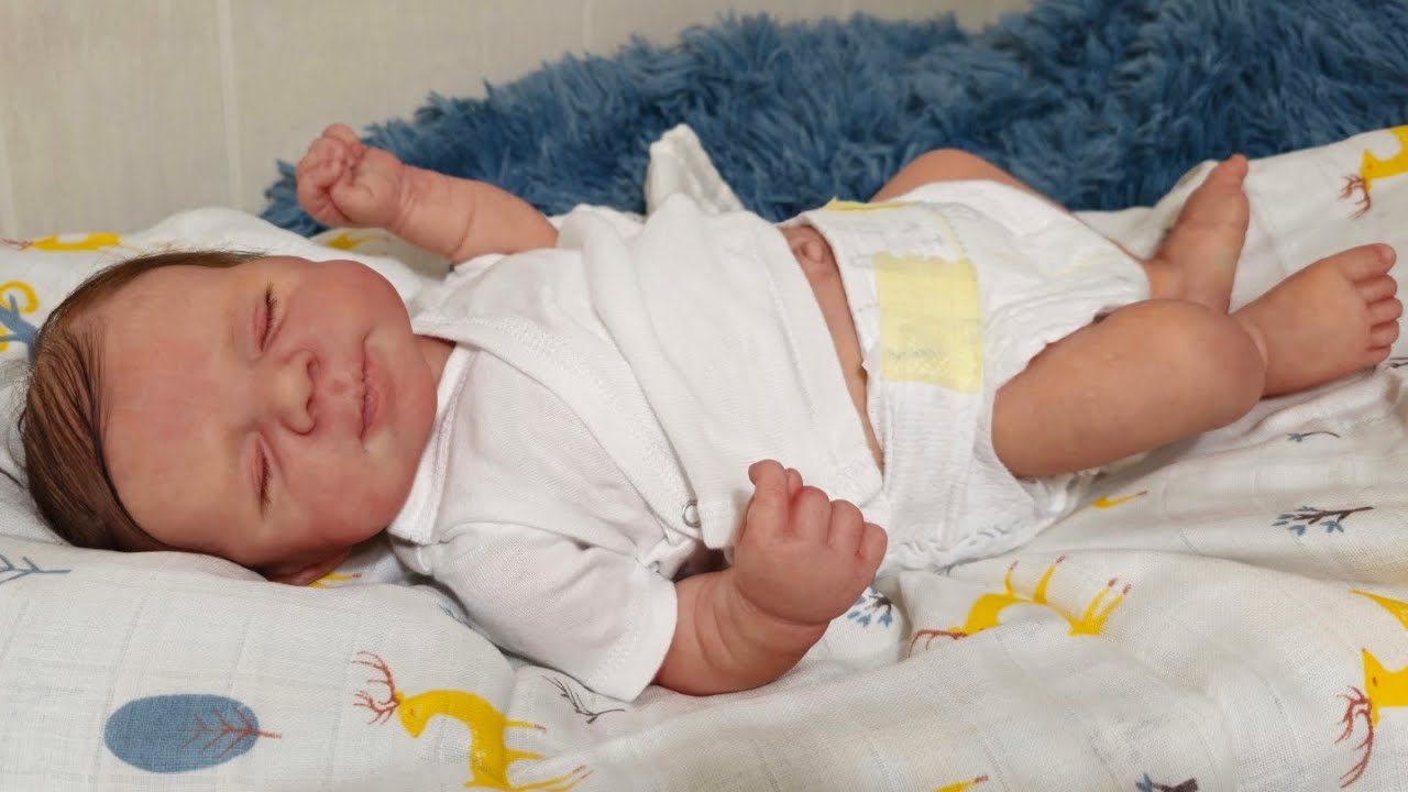 Pascale reborn baby sculpted by Joanna Kazmierczak painted by E-Borns