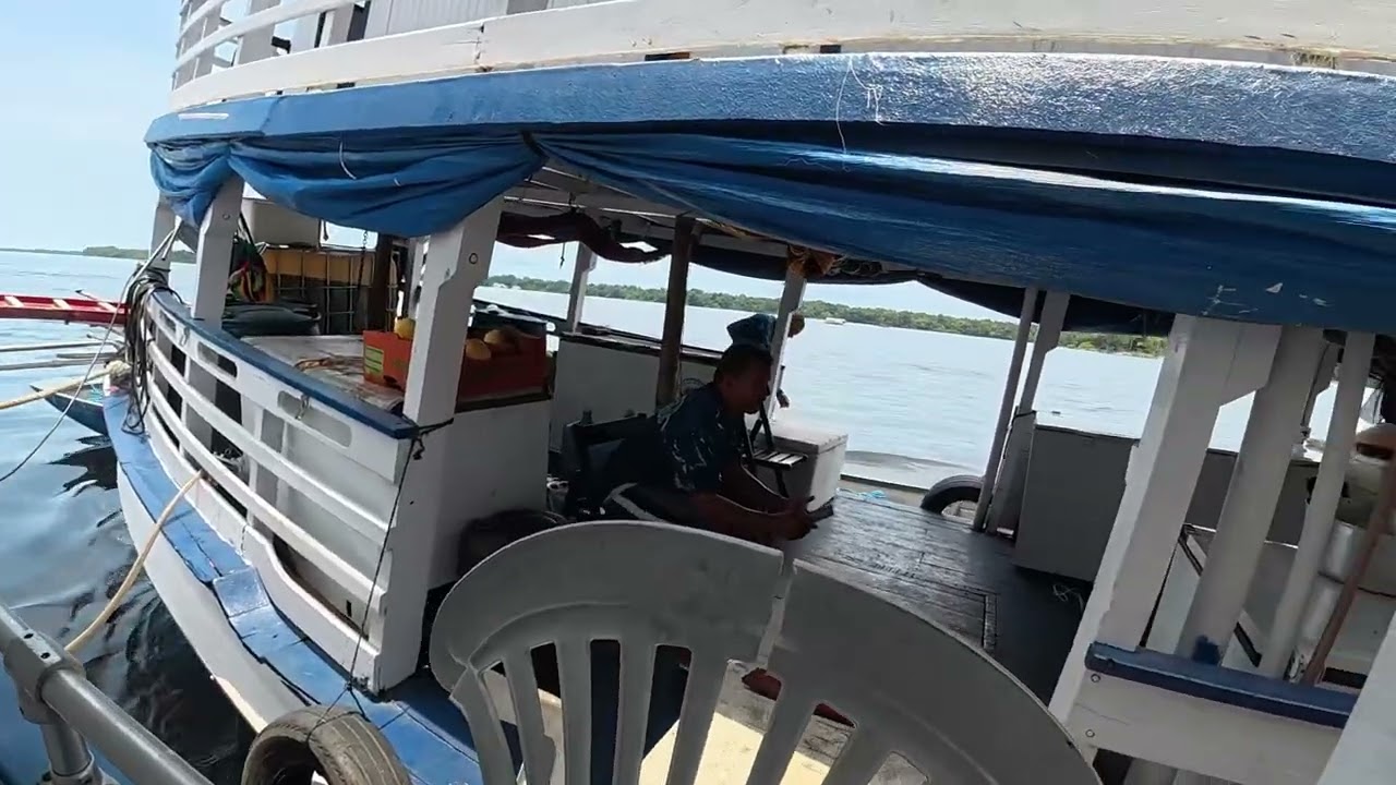 Chegada ao barco Tucuna Amazon Boat 