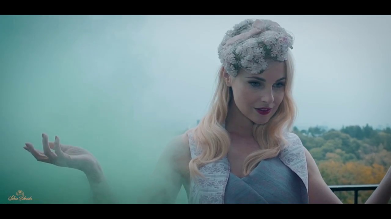 Wald Gorgy - fashion Video mit Silvia Schneider