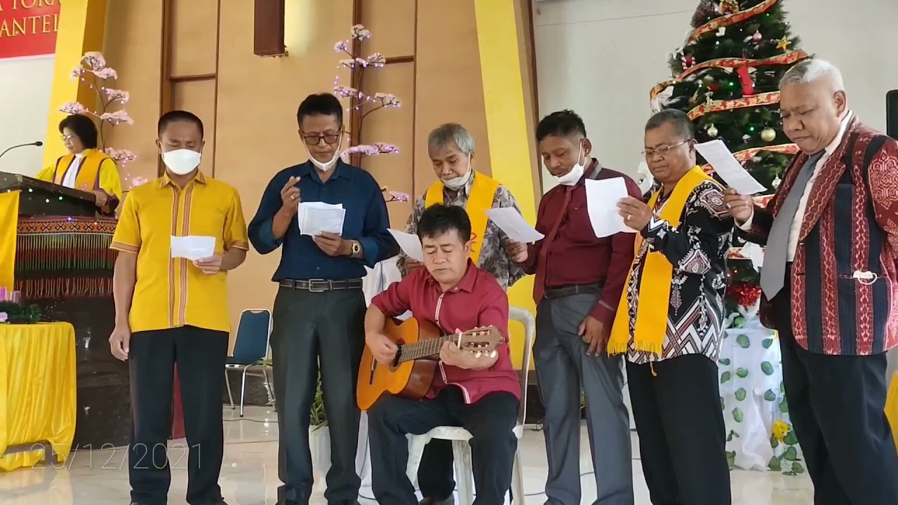 PKBGT Jemaat Rantelemo dalam tembang pujian Natal