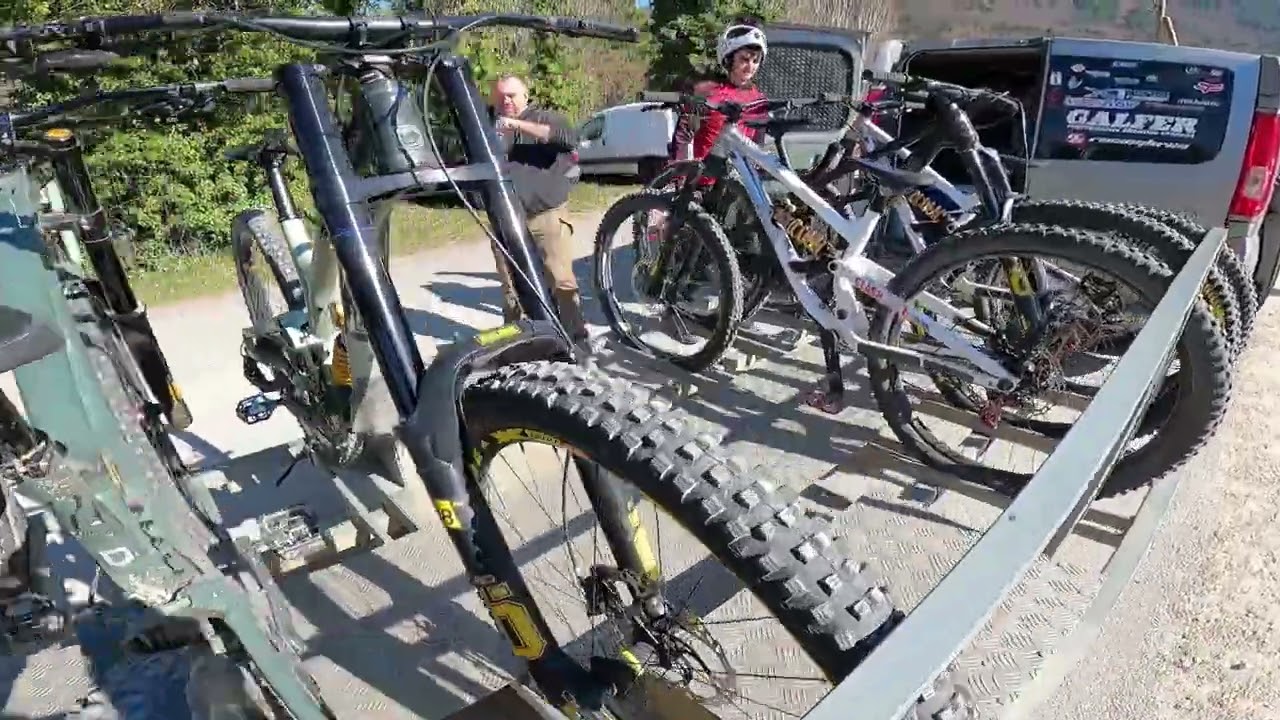 Le Team X1 Racing au 4 seasons bikepark à Nyons / janv 2022 / 4 seasons bikepark