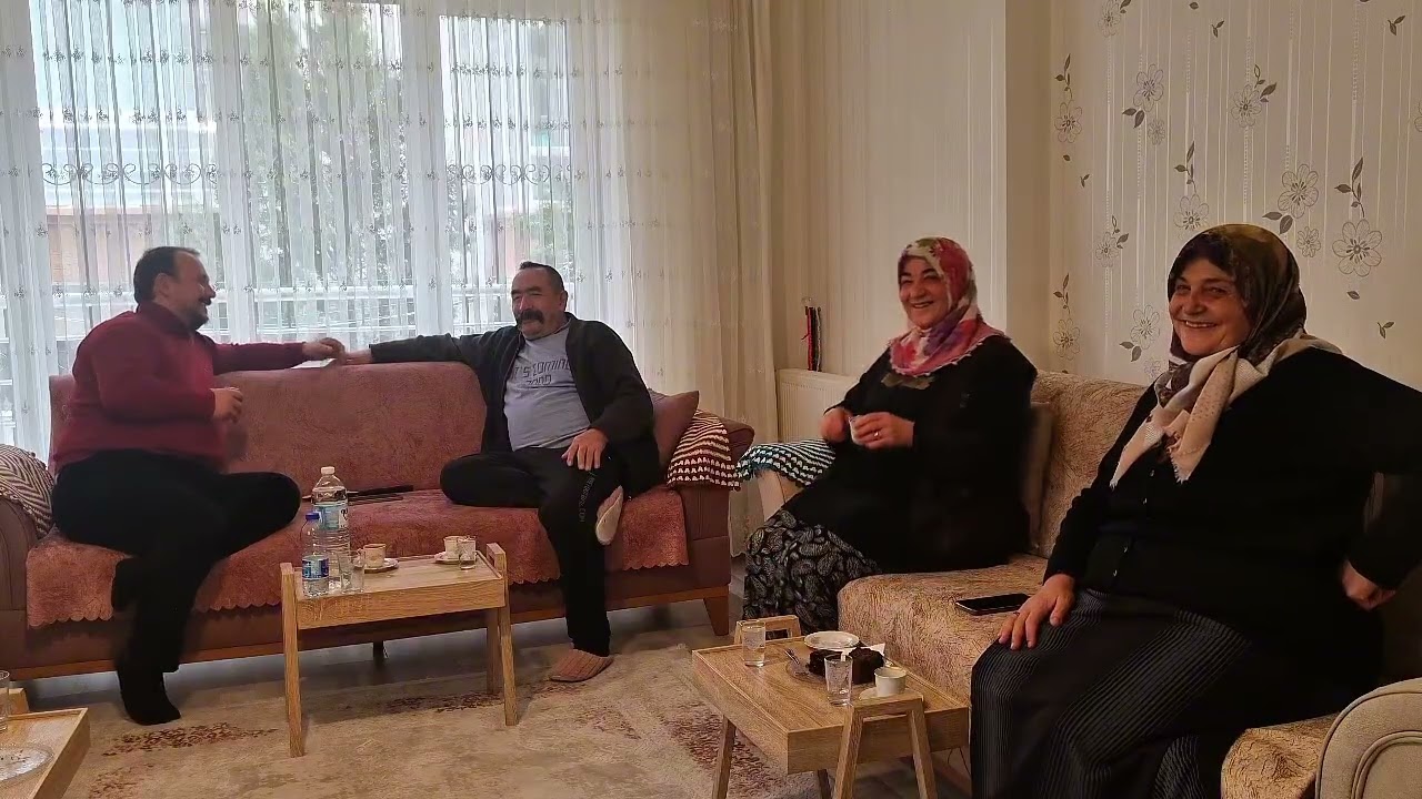 Bacım, eniştem ve yeğenimizle kahve eşliğinde keyifli sohbetler😃