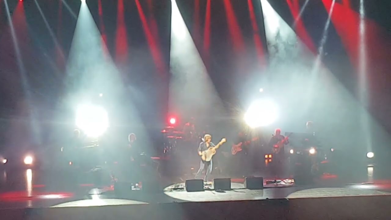 The Dire Straits Experience - The Man's Too Strong (live @Stadthalle Vienna 2018-02-19)