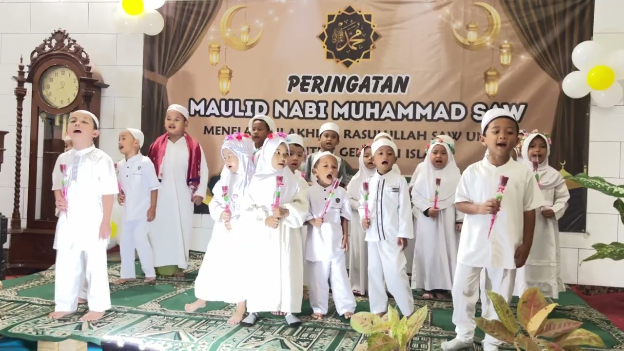 Penampilan Santri Cilik di Peringatan Maulid Nabi TPQ Baiturrahim 