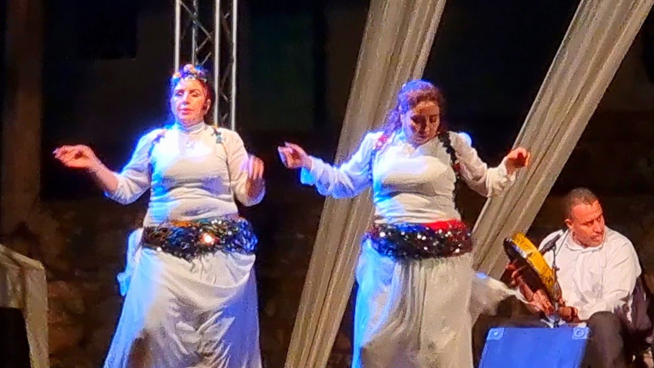 الفنان الأمازيغي الشعبي محمد عنكور مع تاولكاديت بسوق او موسم الخطوبة سيدي حماد ألمغني إميلشيل ميدلت