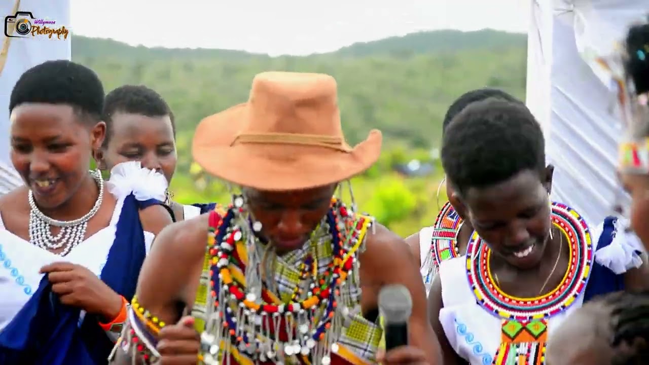 NICE WEDS PATRICK MPIRO VILLAGE....💍💍💍