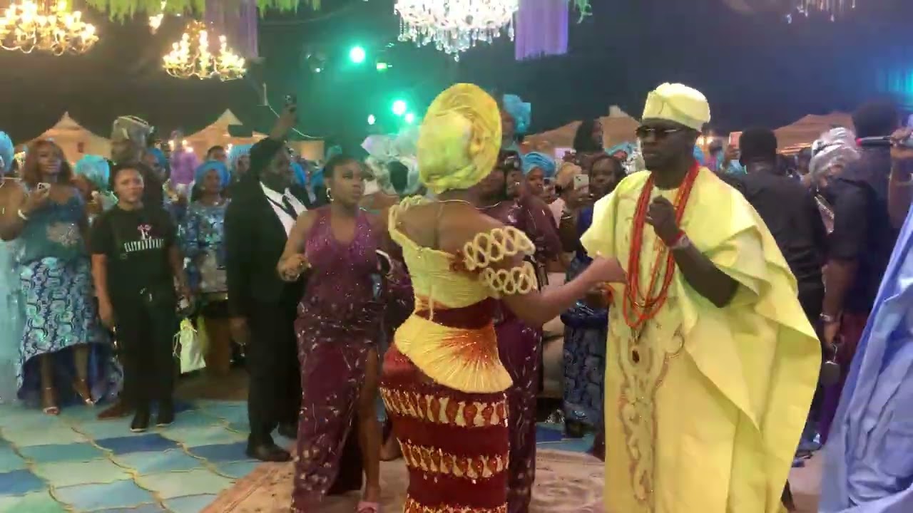 FEMI DAPSON AND SIMI SECOND DANCING ENTRANCE AT THEIR TRADITIONAL WEDDING 