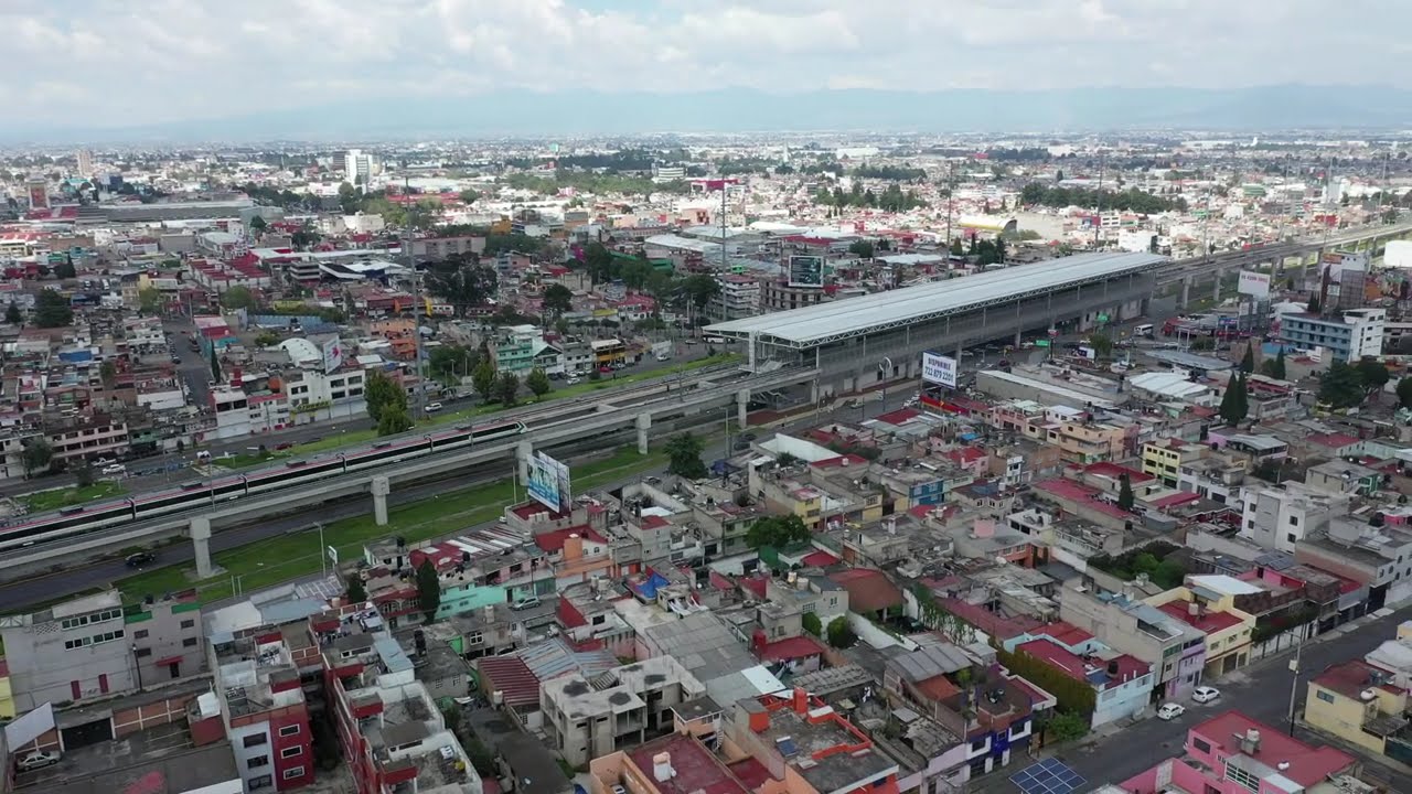 Tren Inter urbano Toluca - M&eacute;xico. Estaci&oacute;n Pino Su&aacute;rez.