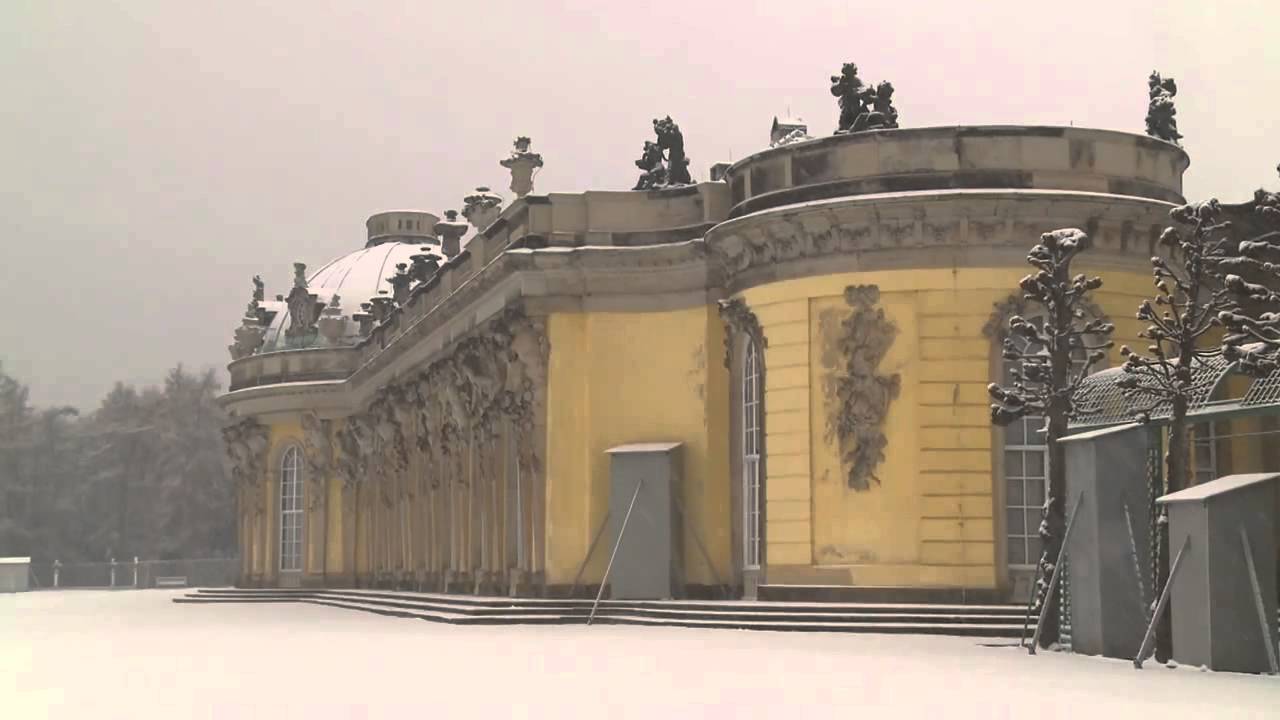 Anne Vibeke Rejser besøger det smukke slot Sans Souci i Potsdam ved Berlin om vinteren