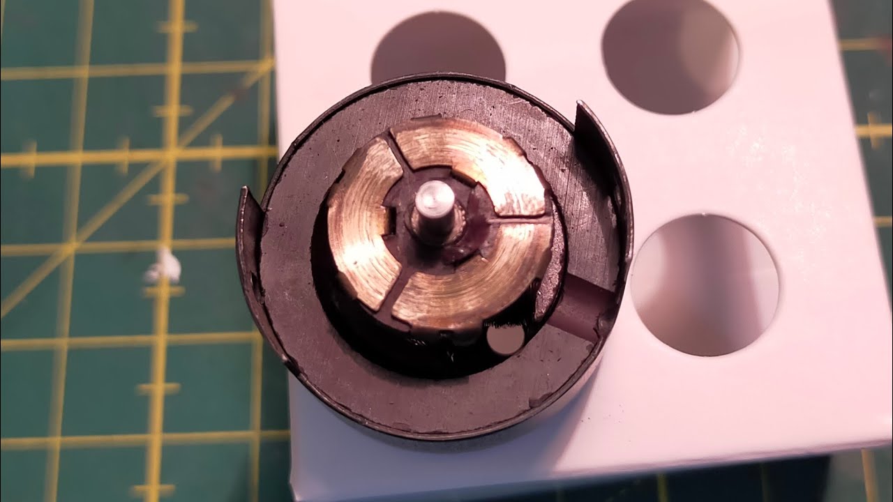 Piko BR64 (made in DDR) 2-6-2  maintenance episode 2: opening and cleaning the motor.
